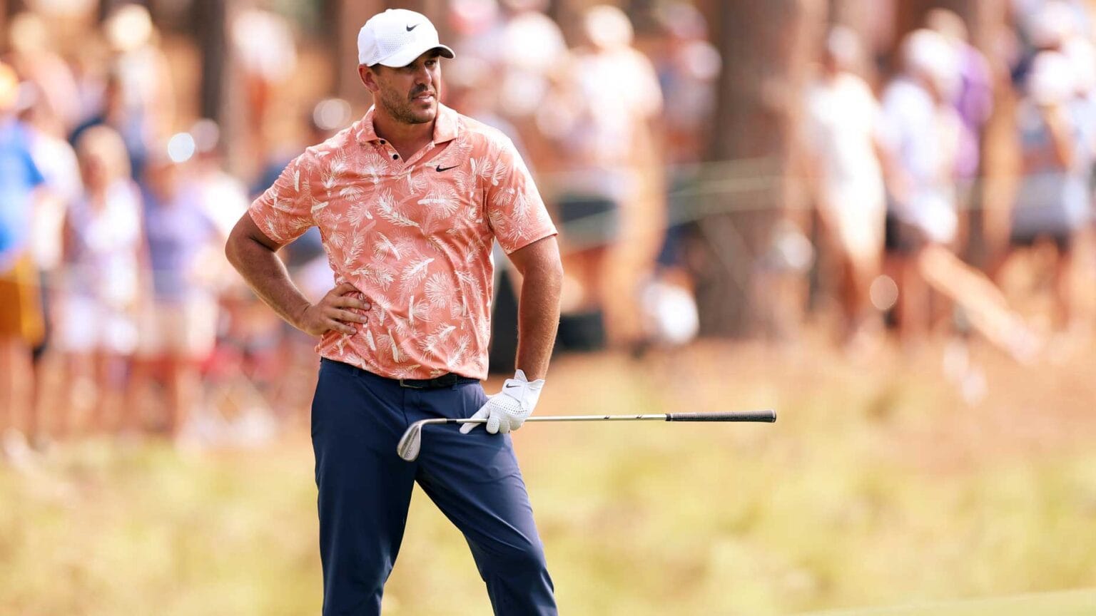 Hatton’s Humorous Jokes and Tiger’s Impressive Irons: A Look at Brooks, Rory, Scottie, and More