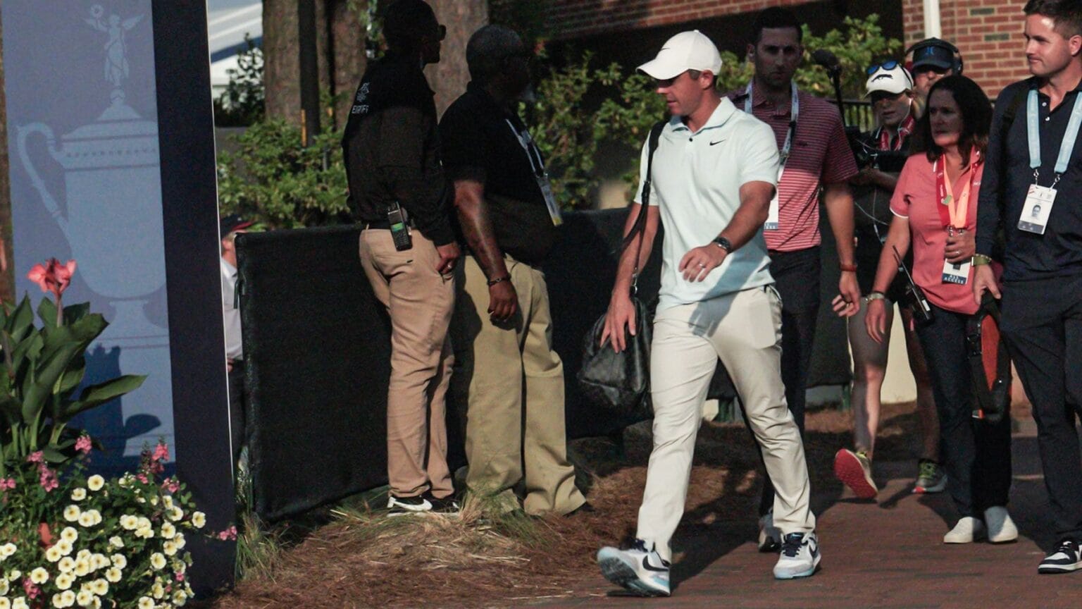 The tension mounts as Rory McIlroy faces defeat at the U.S. Open