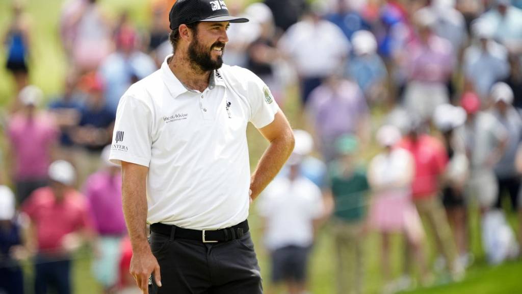 David Lipsky holds early lead as Mark Hubbard records nine birdies and a triple bogey at 2024 Procore Championship