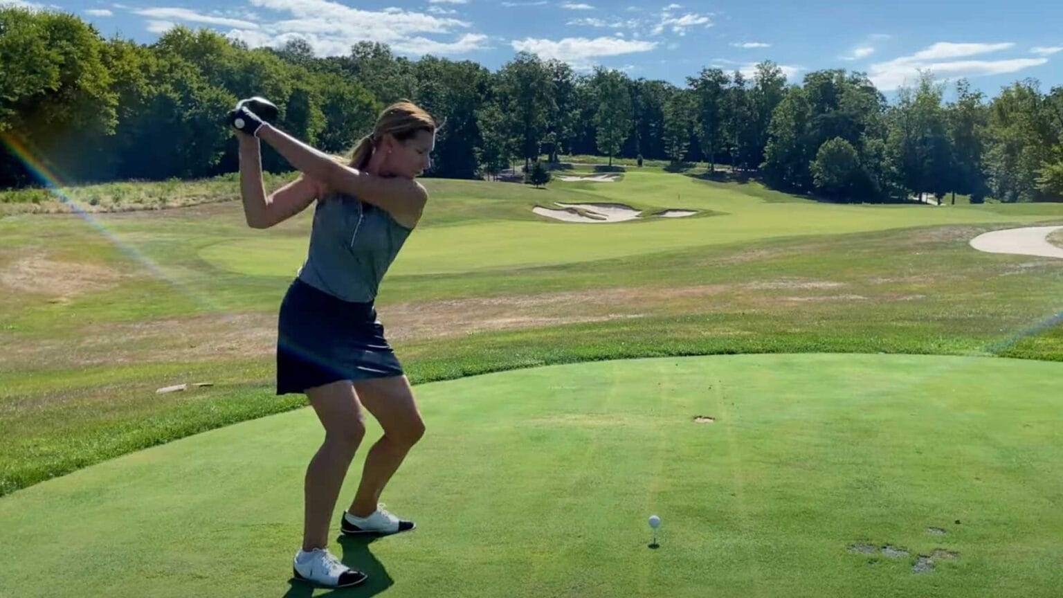 5 Tips to Achieve Longer, Straighter Tee Shots While Driving