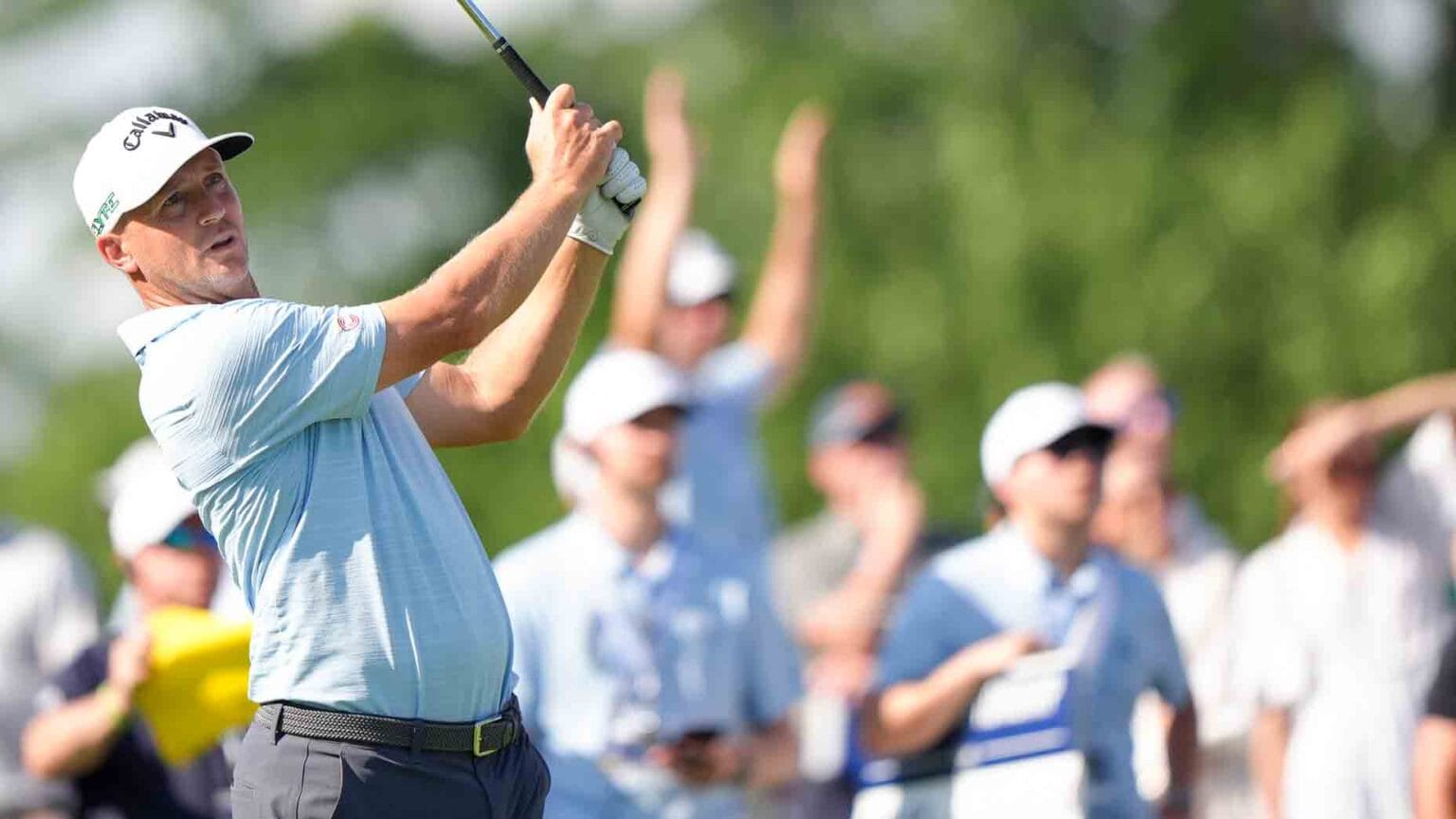 After 31 Weeks Away, He Coaches Softball and Could Claim the PGA Title