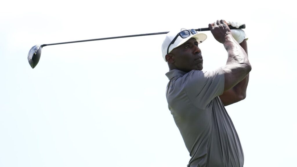 Terrell Davis Inspires Kids Through Golf