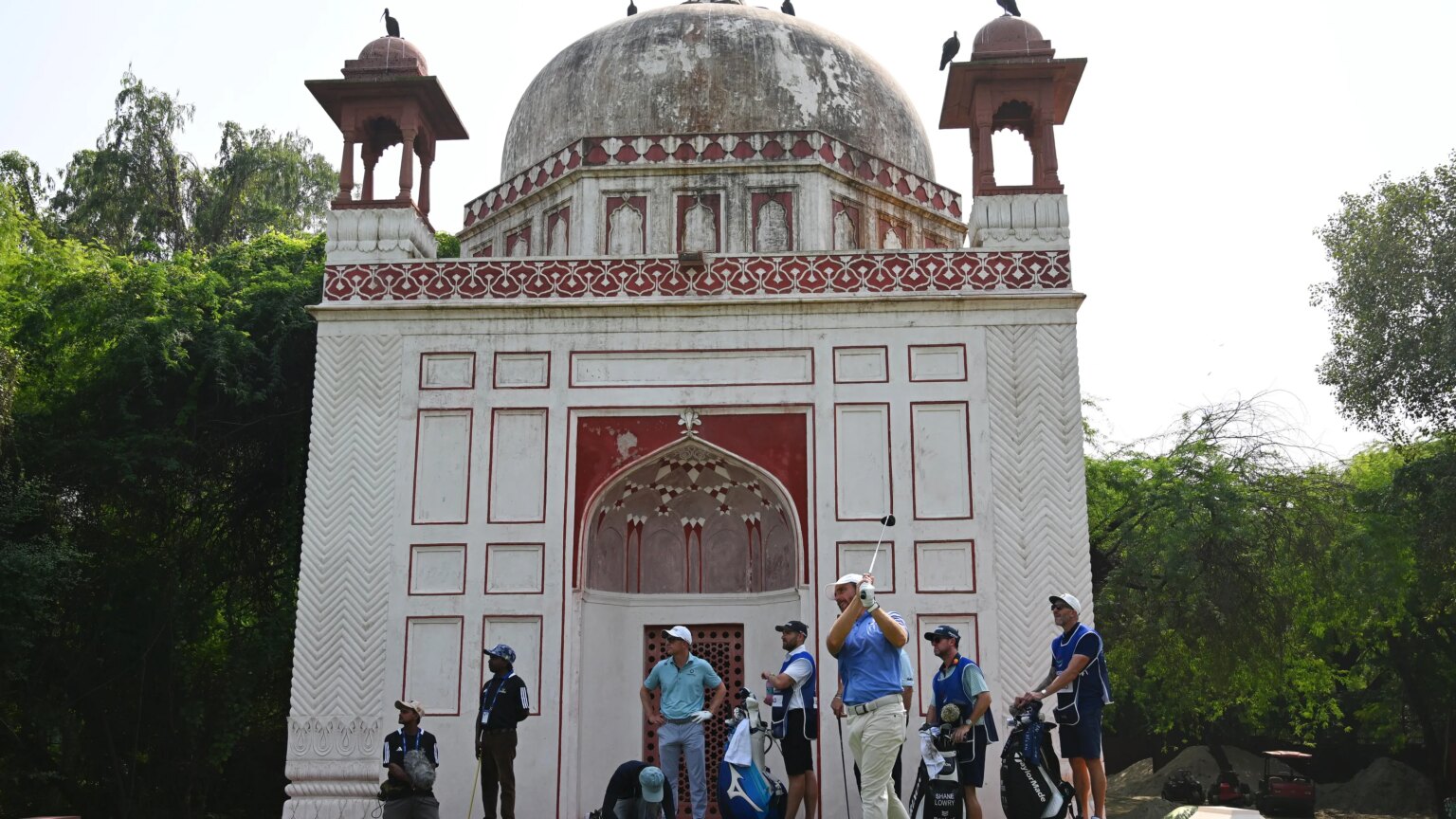 Tommy Fleetwood and Shane Lowry Compete at the 2025 DP World India Championship