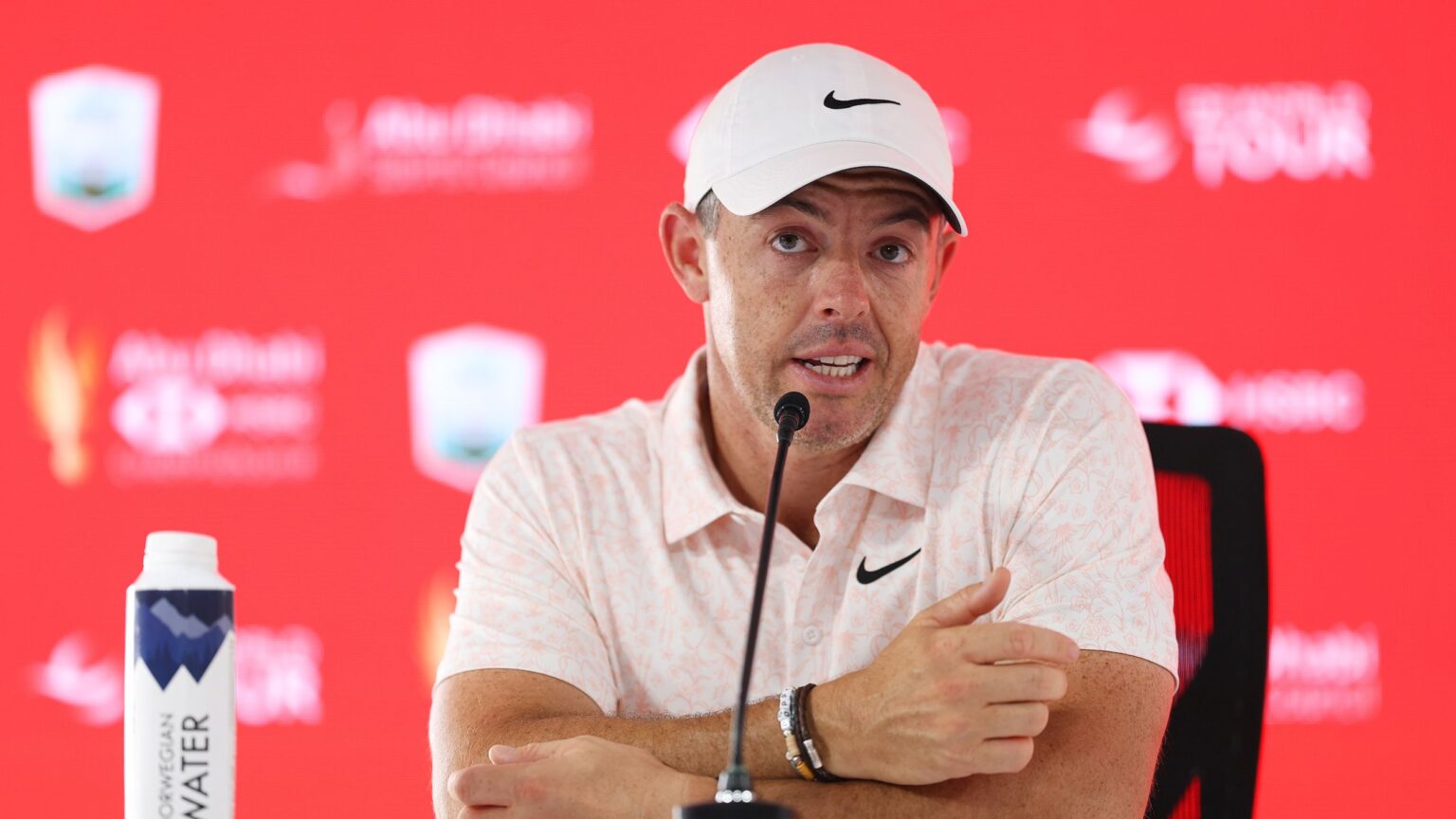 An Unusual Shift: Rory McIlroy Responds to LIV Golf’s Format Change