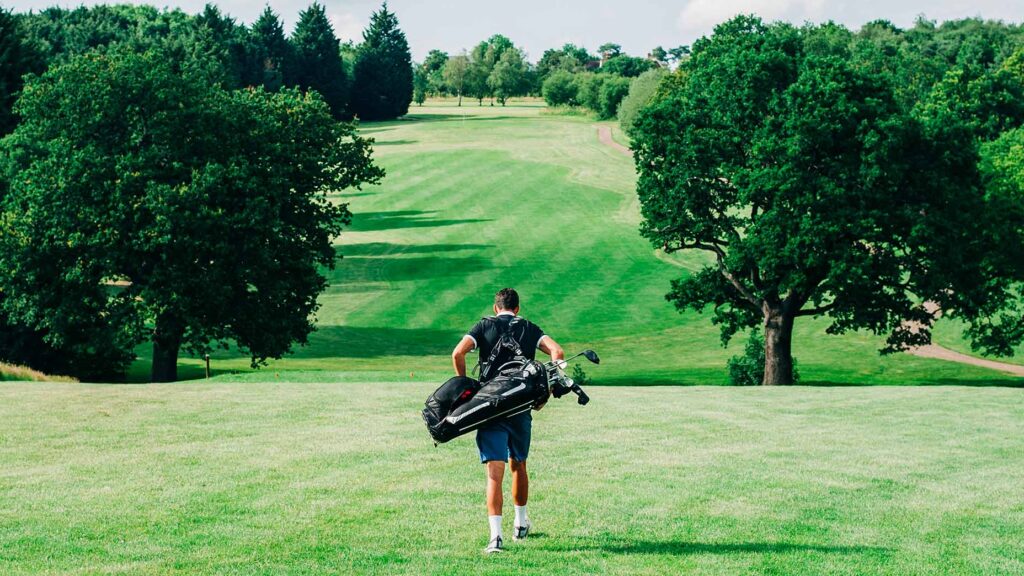 One Habit Amateur Golfers Should Ditch: Insights from 7 Experts